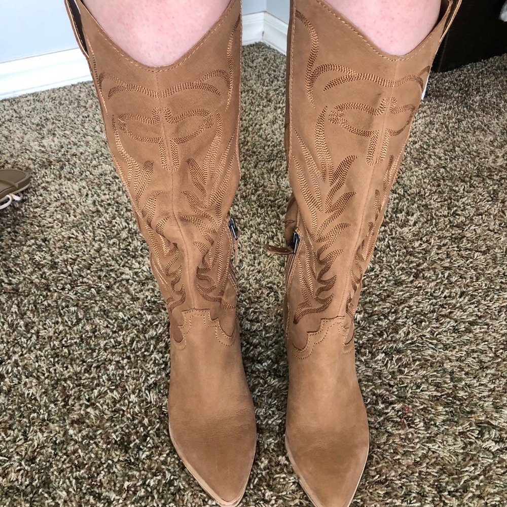 Dolce Vita Tan Heeled Boots Classic Western Style